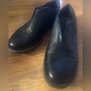 Earth brand black leather women’s booties size 11